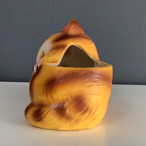 Kitschy Kitten Decor Item - Picture 5 of 6